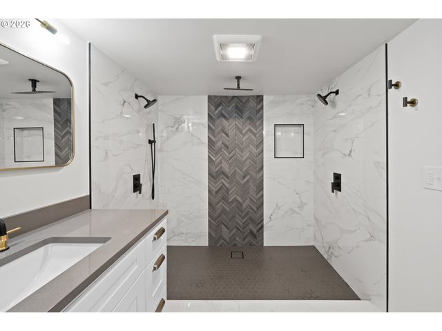 4511 N COMMERCIAL Ave, Portland, OR 97217