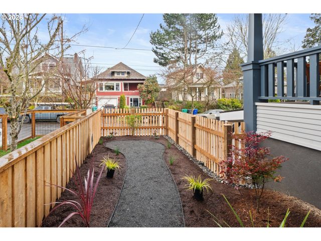 4511 N COMMERCIAL Ave, Portland, OR 97217