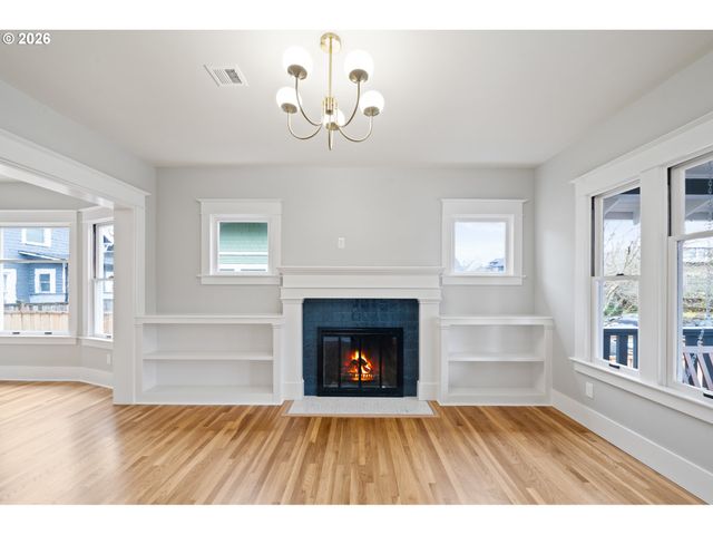 4511 N COMMERCIAL Ave, Portland, OR 97217