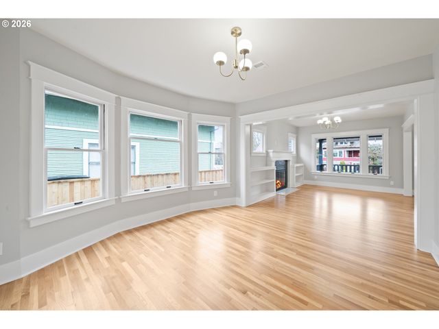 4511 N COMMERCIAL Ave, Portland, OR 97217