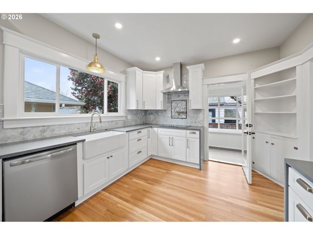 4511 N COMMERCIAL Ave, Portland, OR 97217