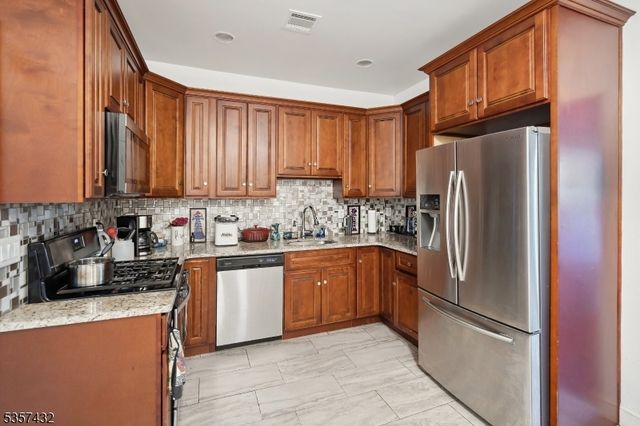 234 Lt Glenn Zamorski Dr, Elizabeth City, NJ 07206
