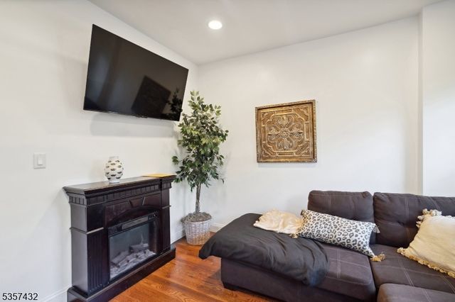 234 Lt Glenn Zamorski Dr, Elizabeth City, NJ 07206