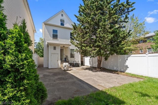 234 Lt Glenn Zamorski Dr, Elizabeth City, NJ 07206