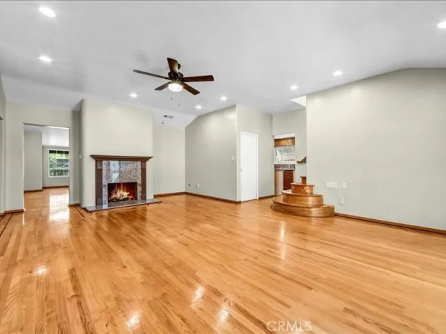 1315 W Valleyheart, Burbank, CA 91506
