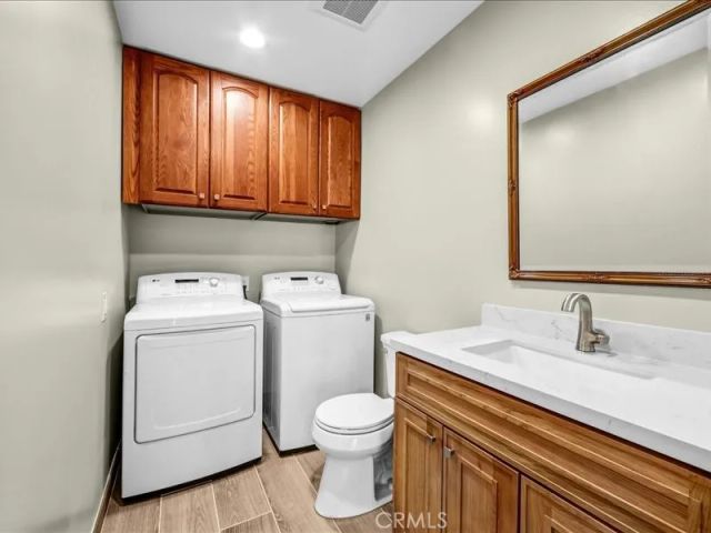 1315 W Valleyheart, Burbank, CA 91506