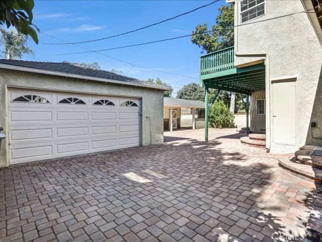 1315 W Valleyheart, Burbank, CA 91506