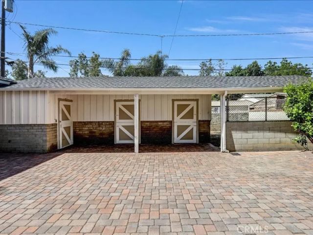 1315 W Valleyheart, Burbank, CA 91506