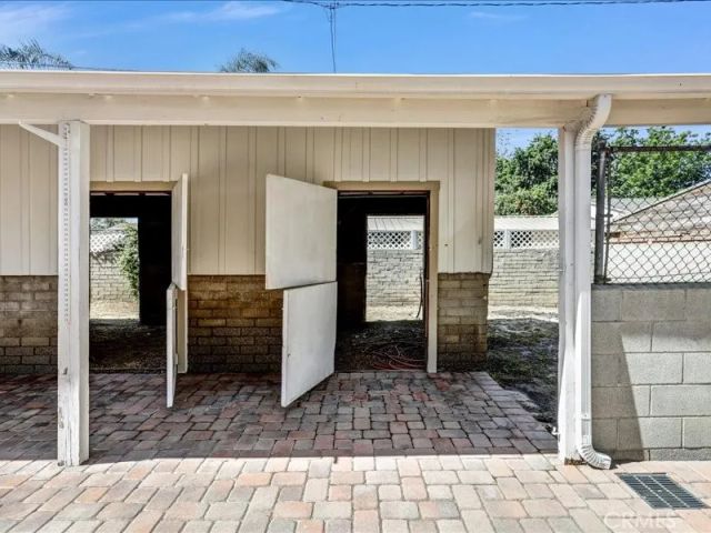 1315 W Valleyheart, Burbank, CA 91506