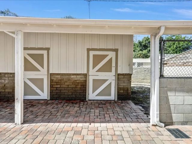 1315 W Valleyheart, Burbank, CA 91506