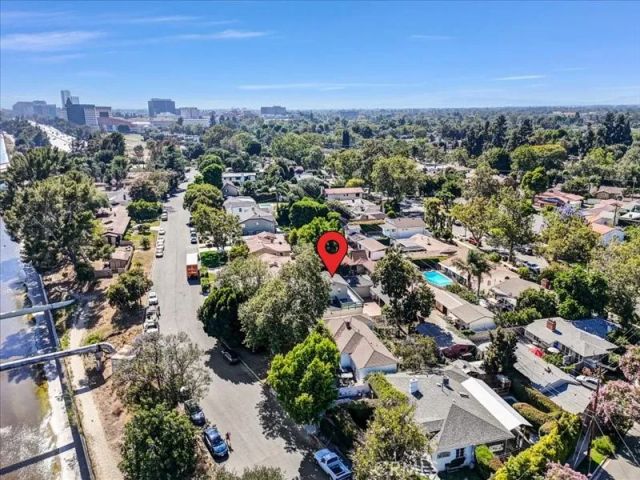 1315 W Valleyheart, Burbank, CA 91506