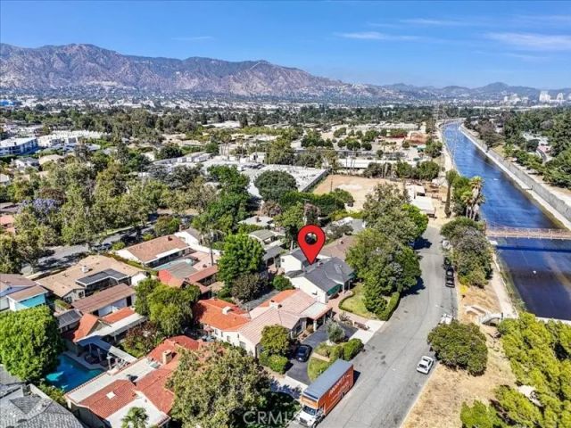 1315 W Valleyheart, Burbank, CA 91506