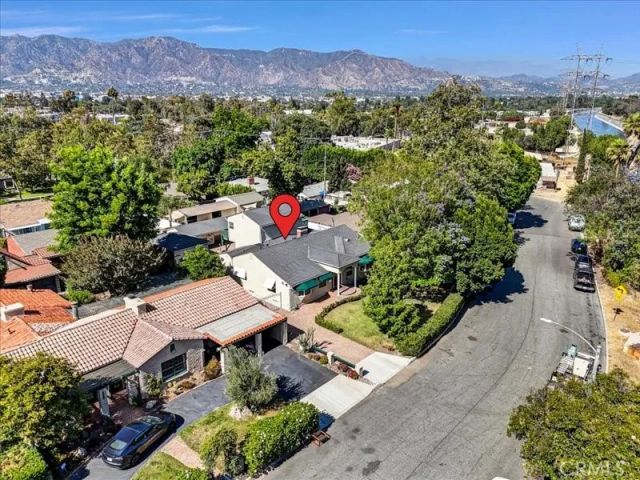 1315 W Valleyheart, Burbank, CA 91506