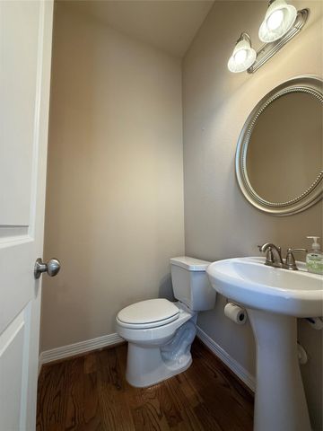 5305 Egbert C, Houston, TX 77007