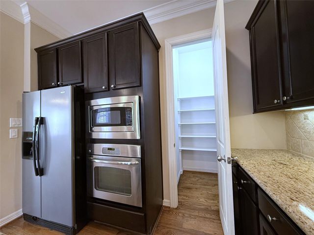 5305 Egbert C, Houston, TX 77007