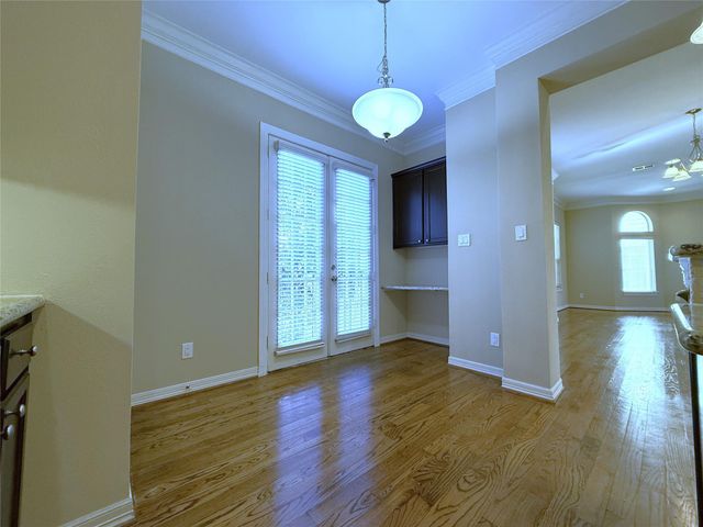 5305 Egbert C, Houston, TX 77007