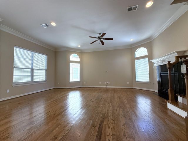 5305 Egbert C, Houston, TX 77007