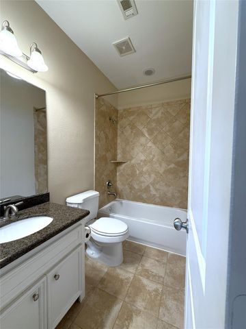 5305 Egbert C, Houston, TX 77007