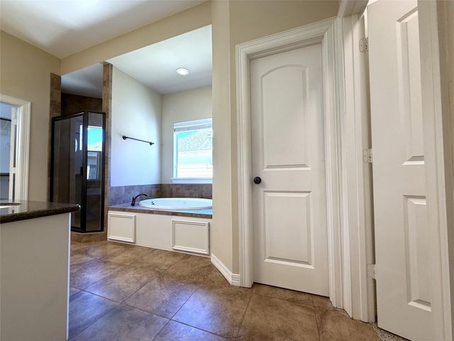 5305 Egbert C, Houston, TX 77007