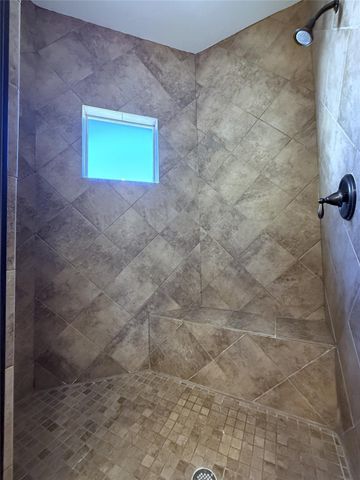 5305 Egbert C, Houston, TX 77007