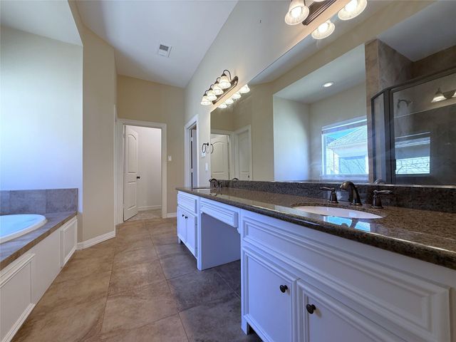 5305 Egbert C, Houston, TX 77007