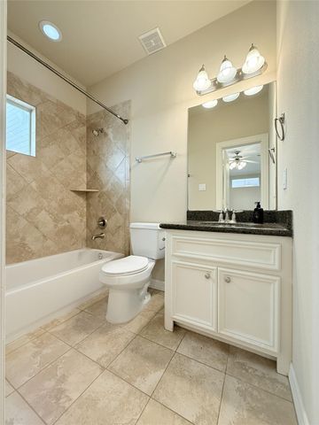 5305 Egbert C, Houston, TX 77007