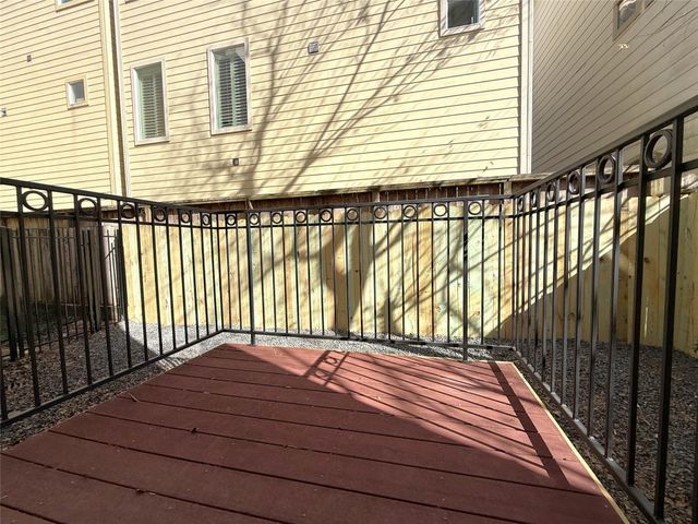 5305 Egbert C, Houston, TX 77007