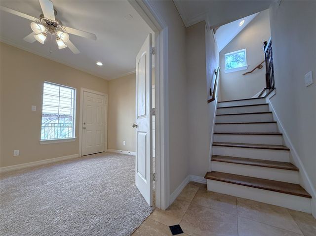 5305 Egbert C, Houston, TX 77007