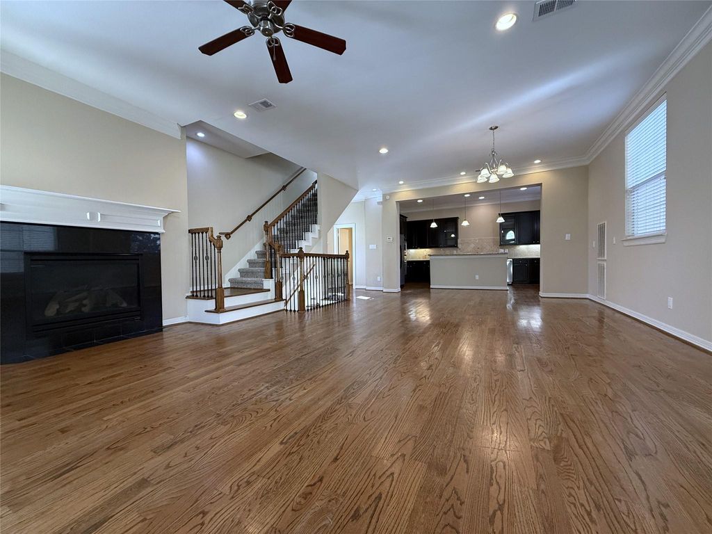 5305 Egbert C, Houston, TX 77007