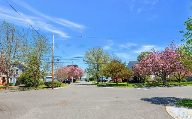 237 6th Street, Greenport, NY 11944