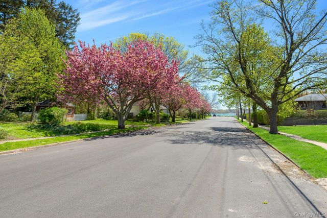 237 6th Street, Greenport, NY 11944