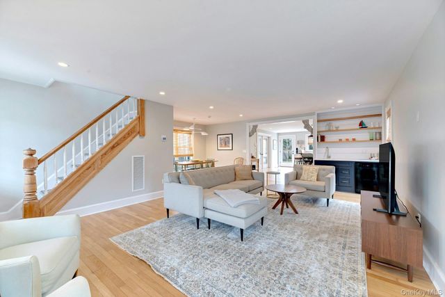 237 6th Street, Greenport, NY 11944