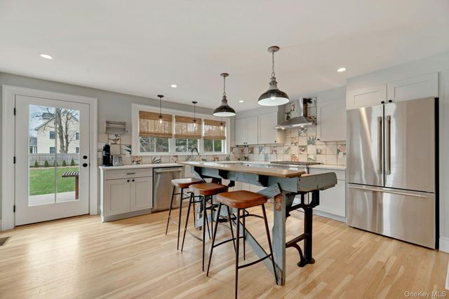 237 6th Street, Greenport, NY 11944
