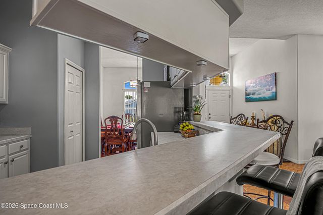 525 Justine Avenue NW, Palm Bay, FL 32907