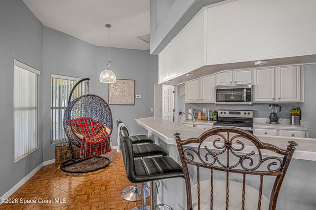 525 Justine Avenue NW, Palm Bay, FL 32907