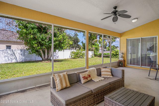 525 Justine Avenue NW, Palm Bay, FL 32907