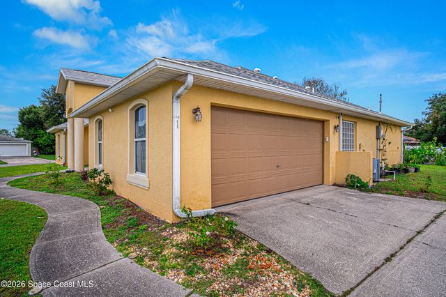 525 Justine Avenue NW, Palm Bay, FL 32907