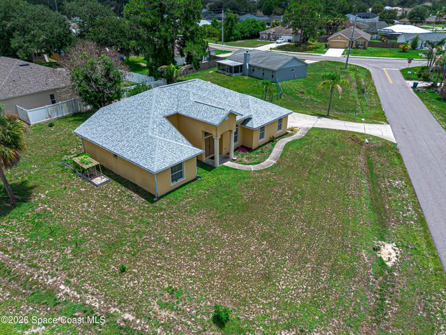 525 Justine Avenue NW, Palm Bay, FL 32907
