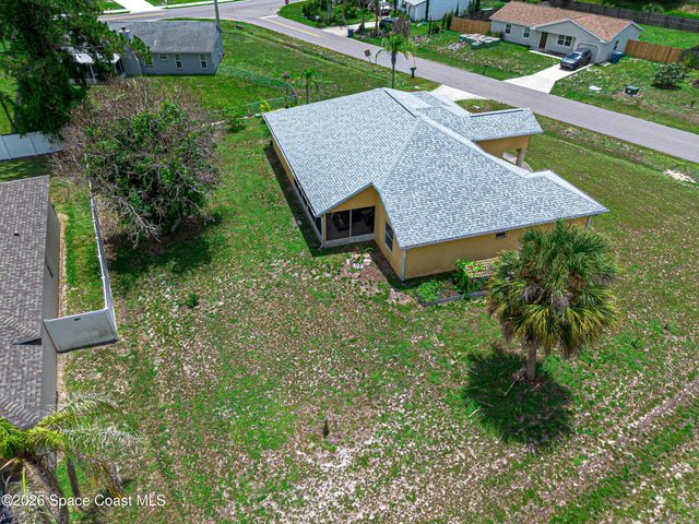 525 Justine Avenue NW, Palm Bay, FL 32907