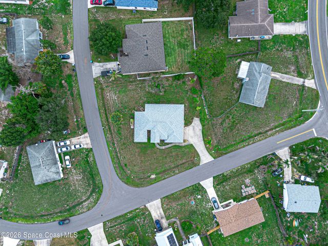 525 Justine Avenue NW, Palm Bay, FL 32907