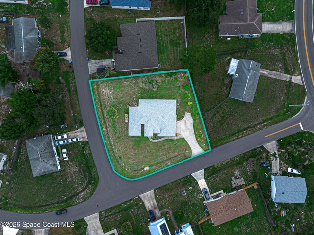 525 Justine Avenue NW, Palm Bay, FL 32907