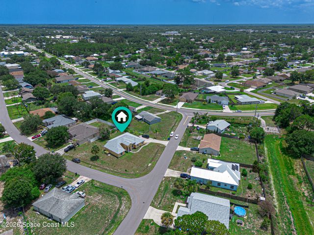 525 Justine Avenue NW, Palm Bay, FL 32907
