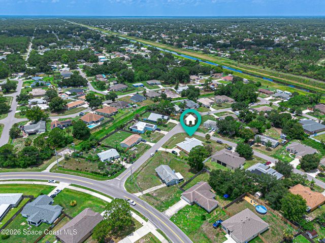 525 Justine Avenue NW, Palm Bay, FL 32907