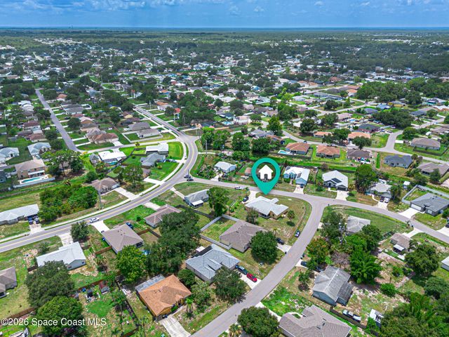 525 Justine Avenue NW, Palm Bay, FL 32907