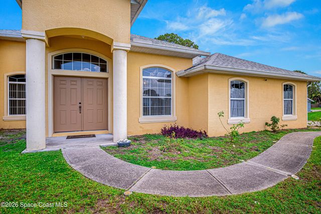 525 Justine Avenue NW, Palm Bay, FL 32907