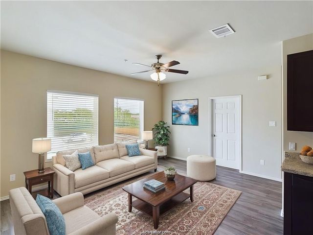 2910 Town Square Avenue 2114, Bryan, TX 77802