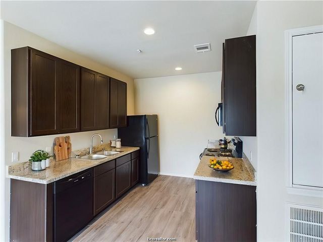 2910 Town Square Avenue 2114, Bryan, TX 77802