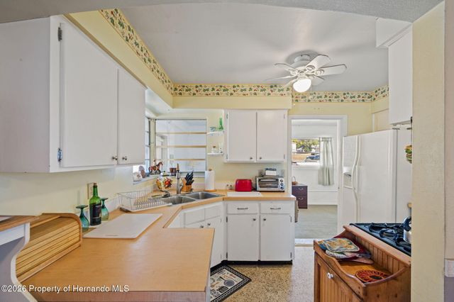 6634 N Pinehurst Drive, Spring Hill, FL 34606