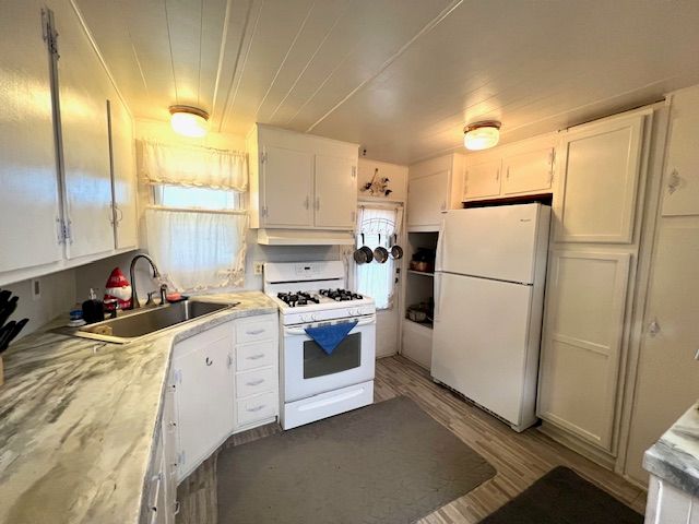 2038 Gregg Lane, Bullhead City, AZ 86442