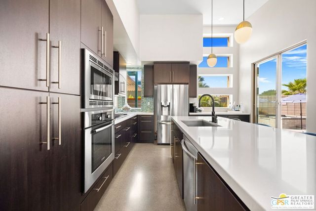 1155 Lucent Court, Palm Springs, CA 92262